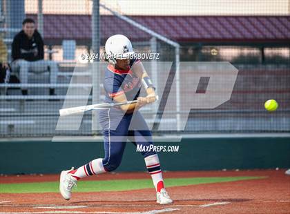 Thumbnail 2 in Marcus vs. Allen (Allen Tournament) photogallery.