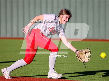Thumbnail 3 in Marcus vs. Allen (Allen Tournament) photogallery.