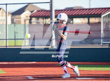 Thumbnail 3 in Marcus vs. Allen (Allen Tournament) photogallery.