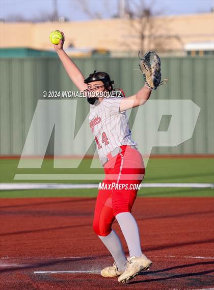 Thumbnail 2 in Marcus vs. Allen (Allen Tournament) photogallery.