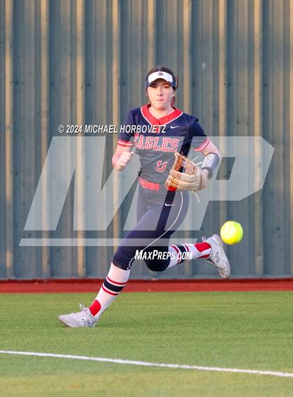 Thumbnail 2 in Marcus vs. Allen (Allen Tournament) photogallery.