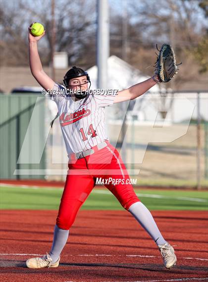 Thumbnail 3 in Marcus vs. Allen (Allen Tournament) photogallery.
