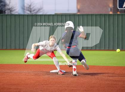 Thumbnail 2 in Marcus vs. Allen (Allen Tournament) photogallery.
