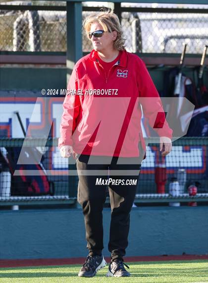 Thumbnail 2 in Marcus vs. Allen (Allen Tournament) photogallery.