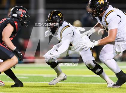 Thumbnail 2 in San Clemente vs Newbury Park (CIF SS D2 Quarter Final) photogallery.
