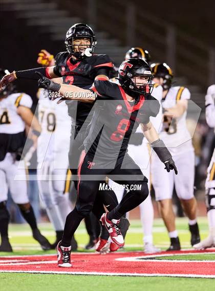 Thumbnail 2 in San Clemente vs Newbury Park (CIF SS D2 Quarter Final) photogallery.