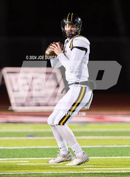 Thumbnail 2 in San Clemente vs Newbury Park (CIF SS D2 Quarter Final) photogallery.