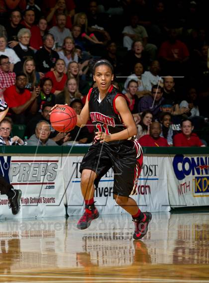 Thumbnail 2 in Denver Science & Tech Stapleton vs. Holy Family (CHSAA 3A Final Four) photogallery.