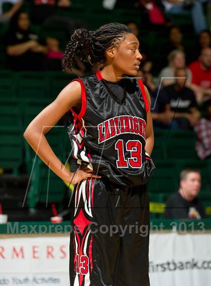 Thumbnail 3 in Denver Science & Tech Stapleton vs. Holy Family (CHSAA 3A Final Four) photogallery.