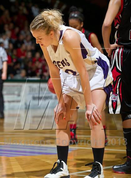 Thumbnail 3 in Denver Science & Tech Stapleton vs. Holy Family (CHSAA 3A Final Four) photogallery.