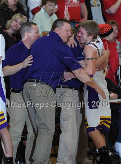 Thumbnail 1 in Prentice vs. Clayton (D4 Sectional Final) photogallery.