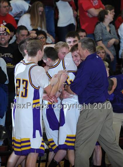 Thumbnail 1 in Prentice vs. Clayton (D4 Sectional Final) photogallery.