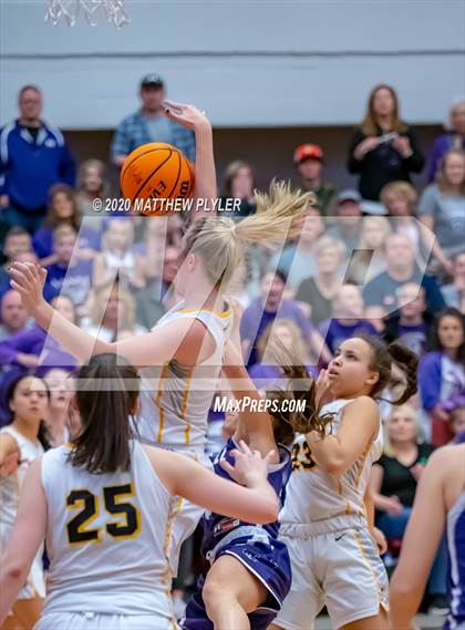 Thumbnail 1 in Mitchell vs Murphy (NCHSAA 1A Western Regional Final) photogallery.