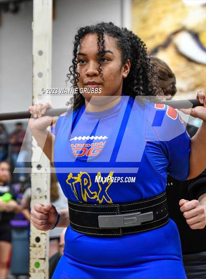 Thumbnail 1 in Hallsville Invitational photogallery.