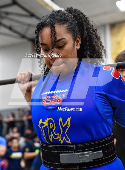 Thumbnail 3 in Hallsville Invitational photogallery.