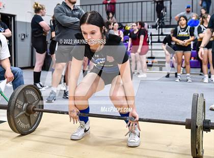 Thumbnail 3 in Hallsville Invitational photogallery.