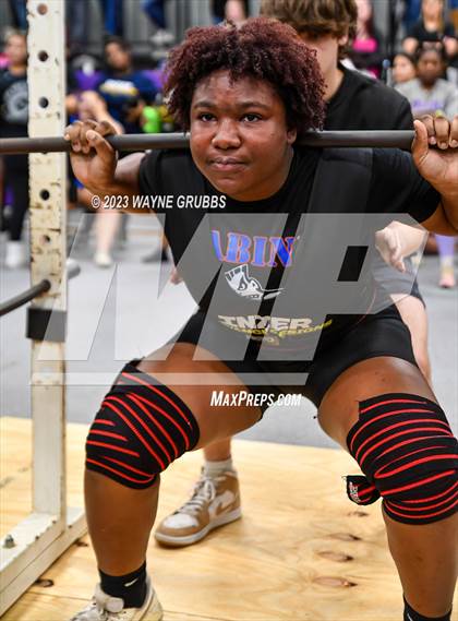 Thumbnail 3 in Hallsville Invitational photogallery.
