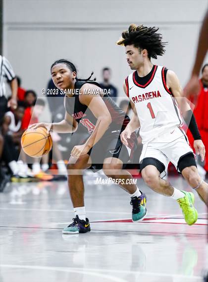 Thumbnail 3 in Pasadena vs Village Christian (21st Annual Rose City Roundball Classic Semi Final) photogallery.