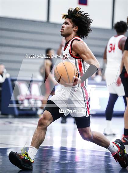 Thumbnail 2 in Pasadena vs Village Christian (21st Annual Rose City Roundball Classic Semi Final) photogallery.