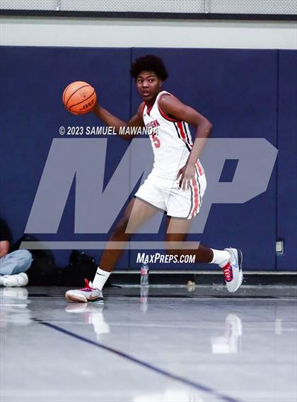 Thumbnail 3 in Pasadena vs Village Christian (21st Annual Rose City Roundball Classic Semi Final) photogallery.
