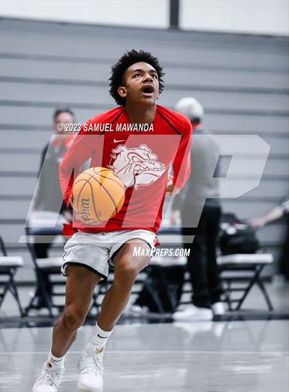 Thumbnail 3 in Pasadena vs Village Christian (21st Annual Rose City Roundball Classic Semi Final) photogallery.