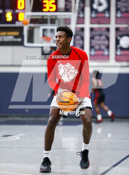 Thumbnail 3 in Pasadena vs Village Christian (21st Annual Rose City Roundball Classic Semi Final) photogallery.
