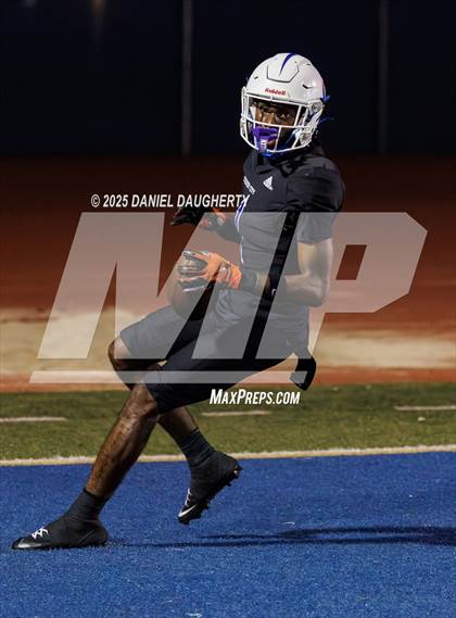 Thumbnail 2 in Lawndale @ Culver City photogallery.