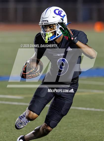 Thumbnail 2 in Lawndale @ Culver City photogallery.