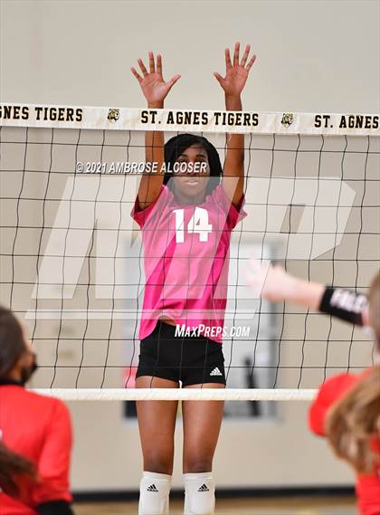 Thumbnail 3 in Incarnate Word Academy @ St. Agnes Academy photogallery.
