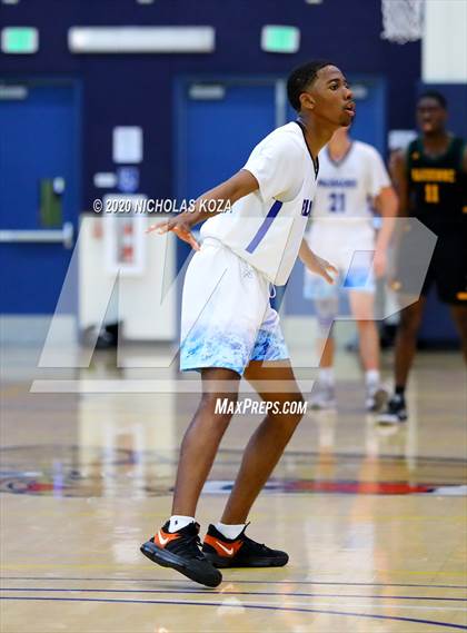 Thumbnail 1 in Palisades vs. Narbonne (CIF LAC D1 Finals) photogallery.
