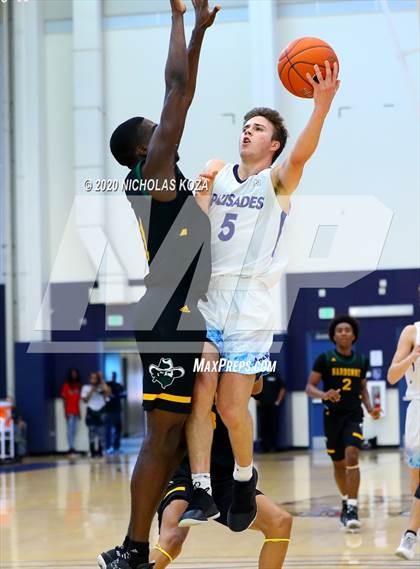 Thumbnail 2 in Palisades vs. Narbonne (CIF LAC D1 Finals) photogallery.