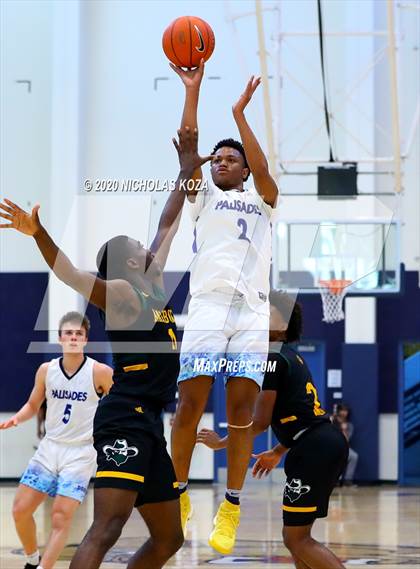Thumbnail 3 in Palisades vs. Narbonne (CIF LAC D1 Finals) photogallery.