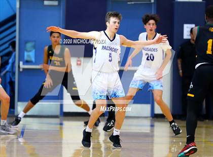 Thumbnail 2 in Palisades vs. Narbonne (CIF LAC D1 Finals) photogallery.