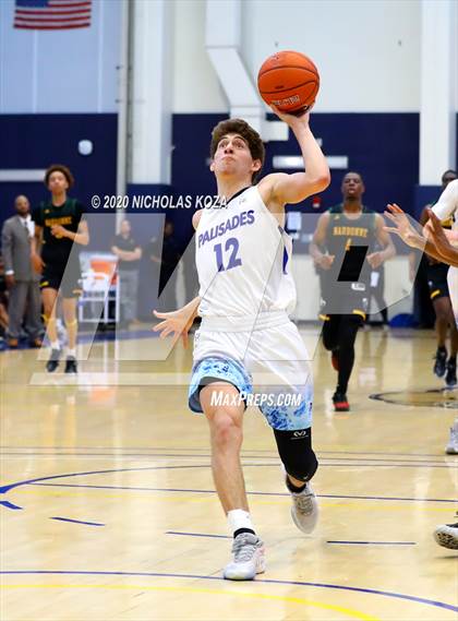 Thumbnail 2 in Palisades vs. Narbonne (CIF LAC D1 Finals) photogallery.