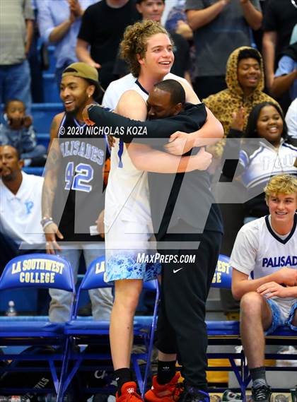 Thumbnail 1 in Palisades vs. Narbonne (CIF LAC D1 Finals) photogallery.