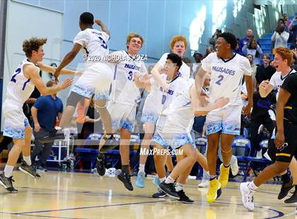 Thumbnail 2 in Palisades vs. Narbonne (CIF LAC D1 Finals) photogallery.