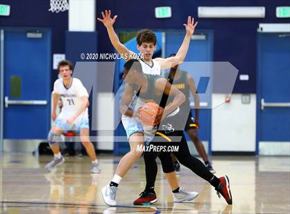 Thumbnail 2 in Palisades vs. Narbonne (CIF LAC D1 Finals) photogallery.