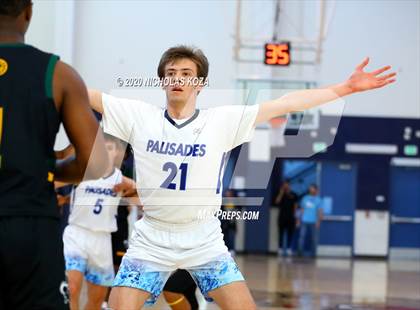 Thumbnail 2 in Palisades vs. Narbonne (CIF LAC D1 Finals) photogallery.