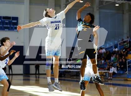 Thumbnail 2 in Palisades vs. Narbonne (CIF LAC D1 Finals) photogallery.