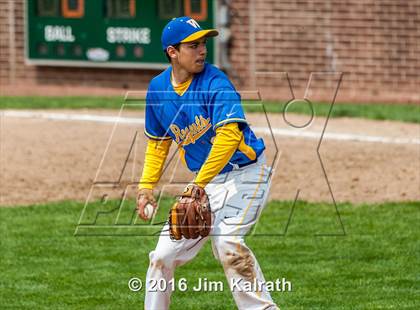 Thumbnail 1 in West @ La Follette photogallery.