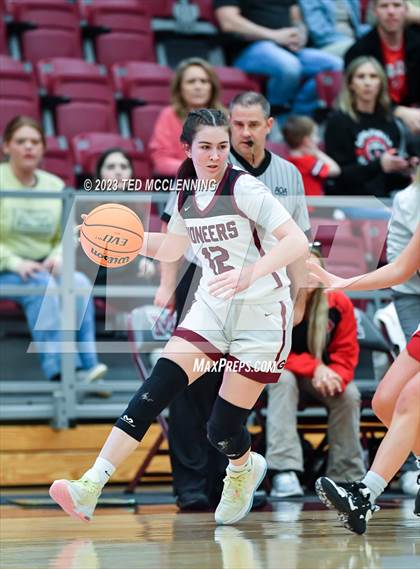 Thumbnail 3 in Dardanelle vs Gentry (AAA 4A-North Regional first round) photogallery.