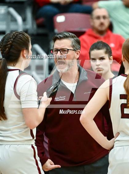 Thumbnail 3 in Dardanelle vs Gentry (AAA 4A-North Regional first round) photogallery.