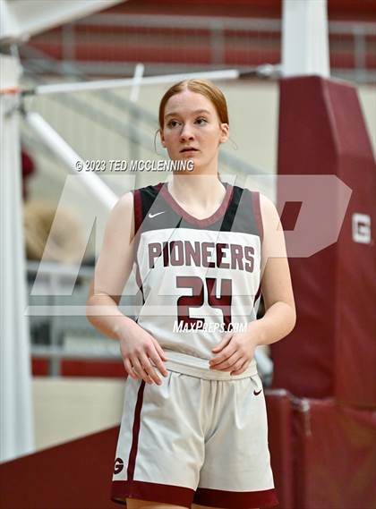 Thumbnail 1 in Dardanelle vs Gentry (AAA 4A-North Regional first round) photogallery.