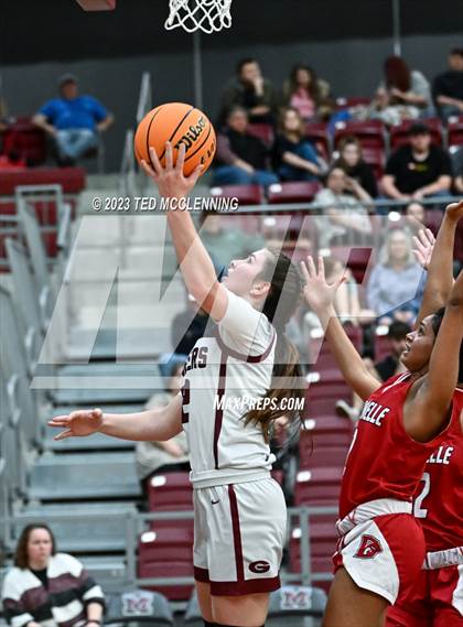 Thumbnail 1 in Dardanelle vs Gentry (AAA 4A-North Regional first round) photogallery.