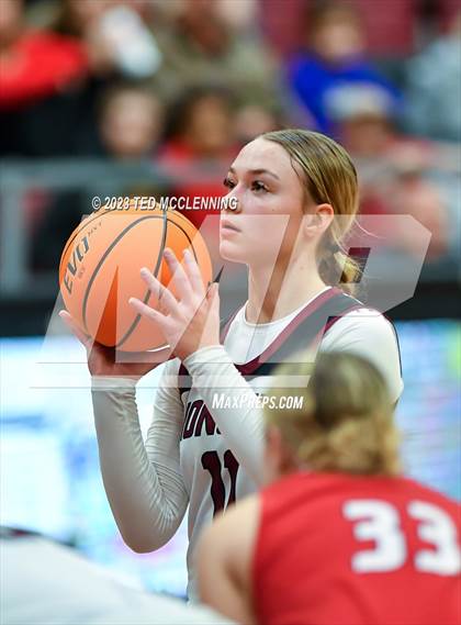 Thumbnail 3 in Dardanelle vs Gentry (AAA 4A-North Regional first round) photogallery.