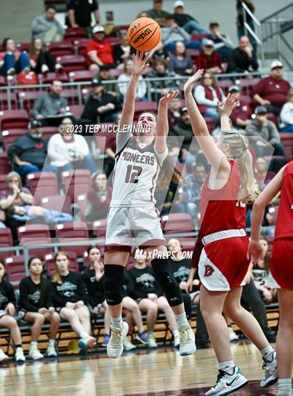 Thumbnail 2 in Dardanelle vs Gentry (AAA 4A-North Regional first round) photogallery.