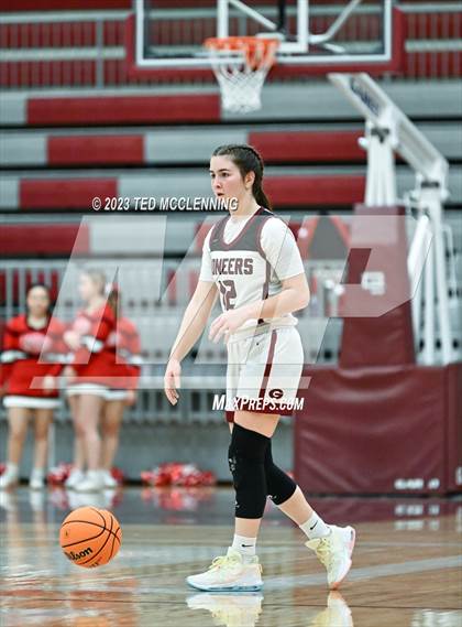 Thumbnail 1 in Dardanelle vs Gentry (AAA 4A-North Regional first round) photogallery.