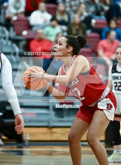 Thumbnail 2 in Dardanelle vs Gentry (AAA 4A-North Regional first round) photogallery.