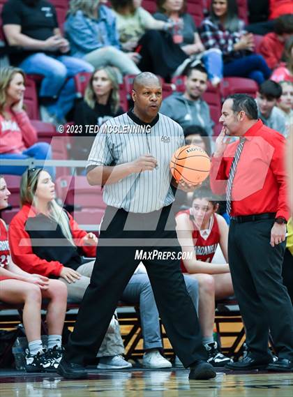 Thumbnail 3 in Dardanelle vs Gentry (AAA 4A-North Regional first round) photogallery.