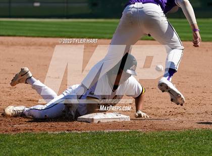 Thumbnail 1 in Brownsburg vs. Avon (IHSAA 4A Sectional 12 Semi-final) photogallery.